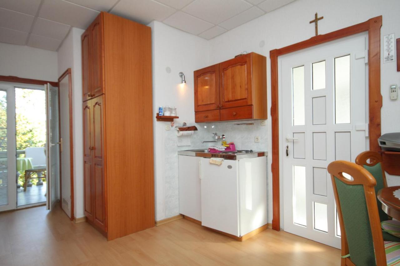Apartments With A Parking Space Preko, Ugljan - 8224 Екстериор снимка