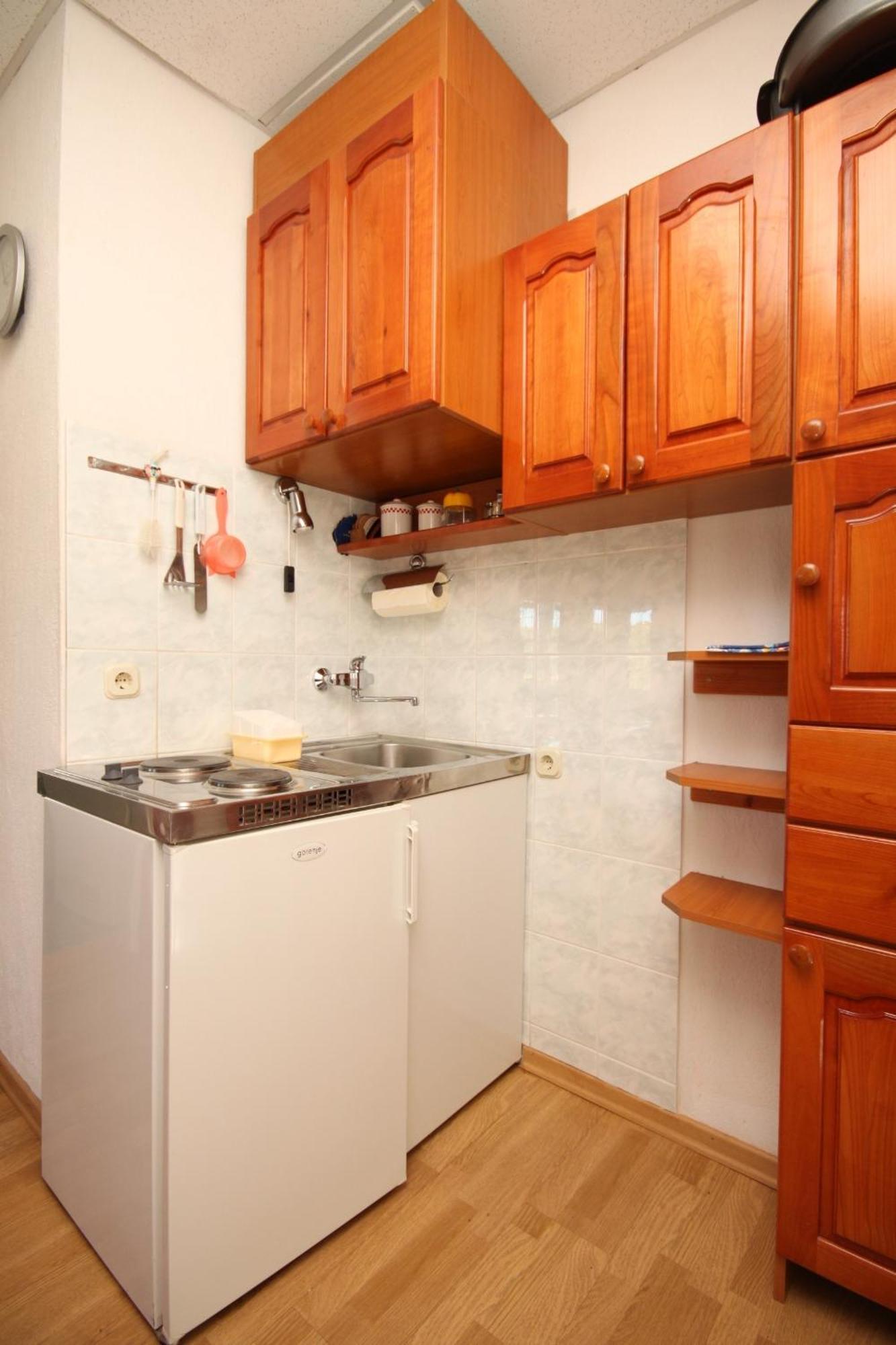 Apartments With A Parking Space Preko, Ugljan - 8224 Стая снимка