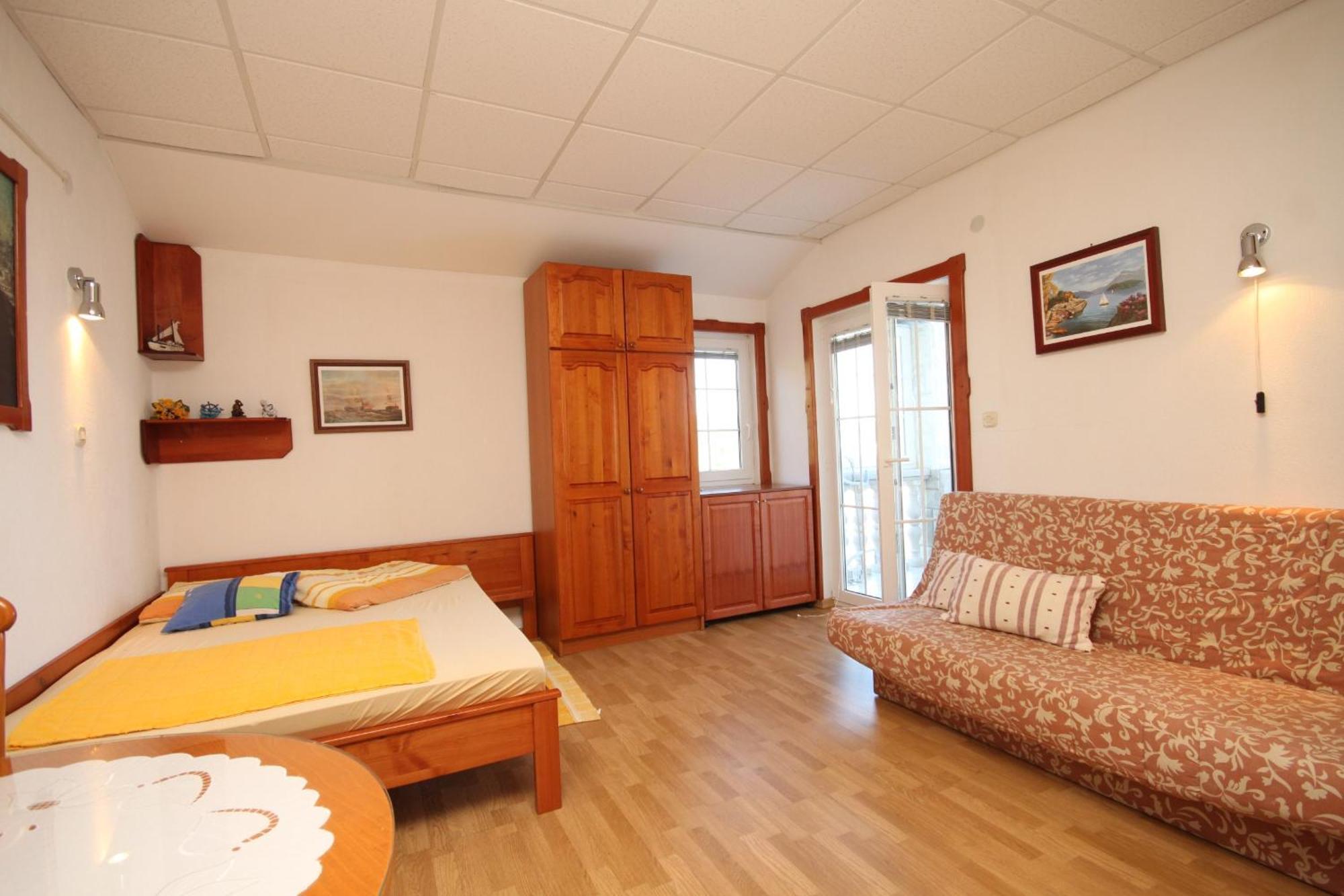 Apartments With A Parking Space Preko, Ugljan - 8224 Стая снимка